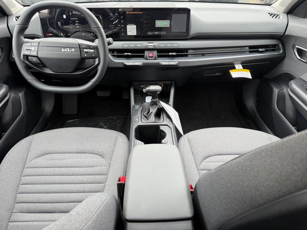 Used 2025 Kia K4 EX image 6