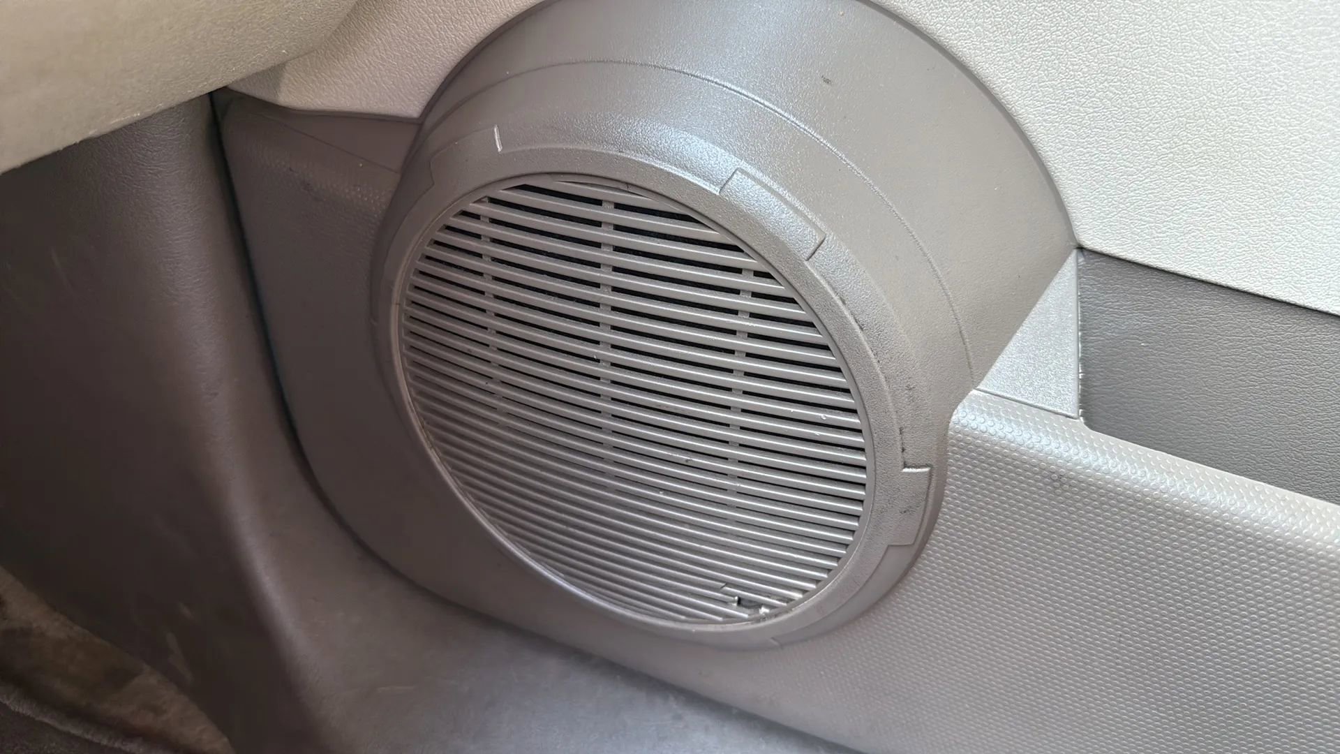 Used 2009 Jeep Liberty Sport image 28