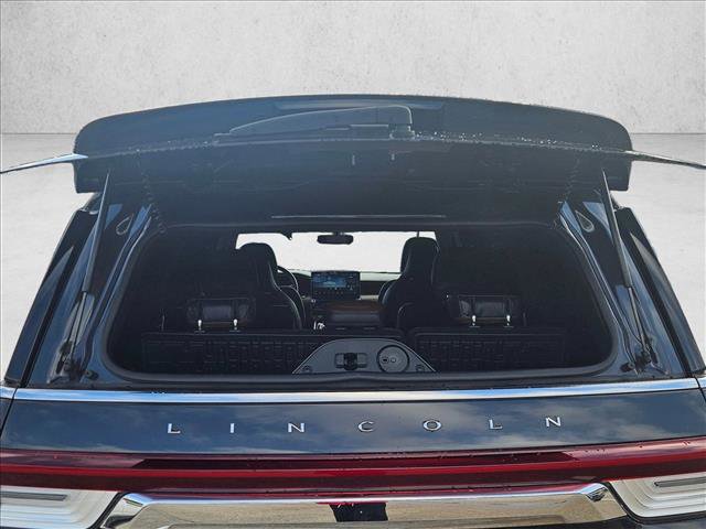 Used 2024 Lincoln Navigator Reserve image 21