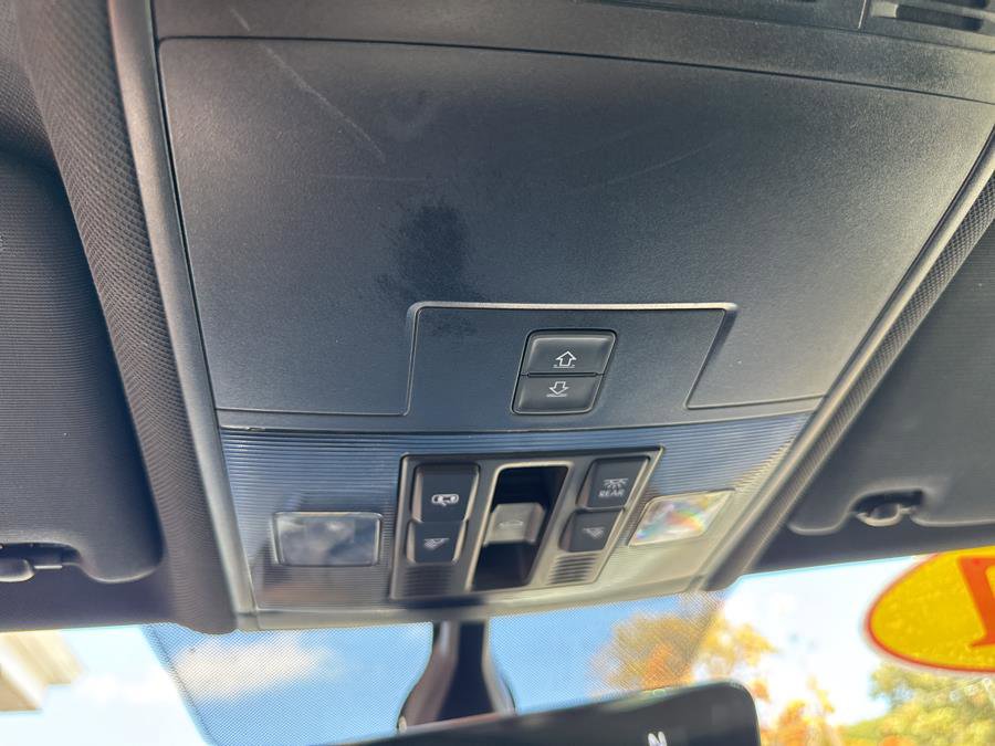 Used 2021 Volkswagen Tiguan SE R-Line image 27