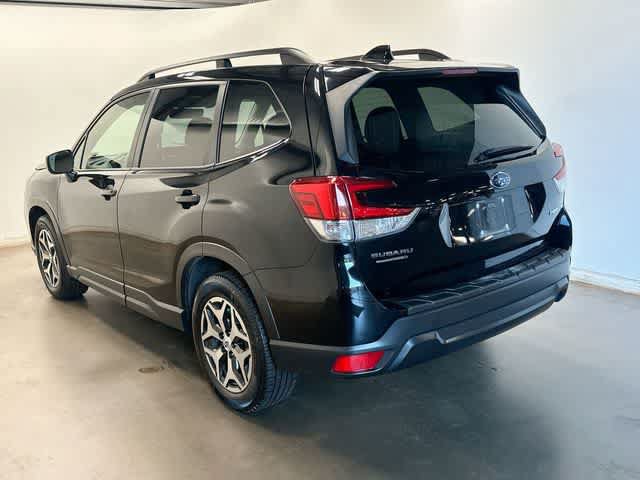 Used 2020 Subaru Forester Premium AWD/4WD image 32