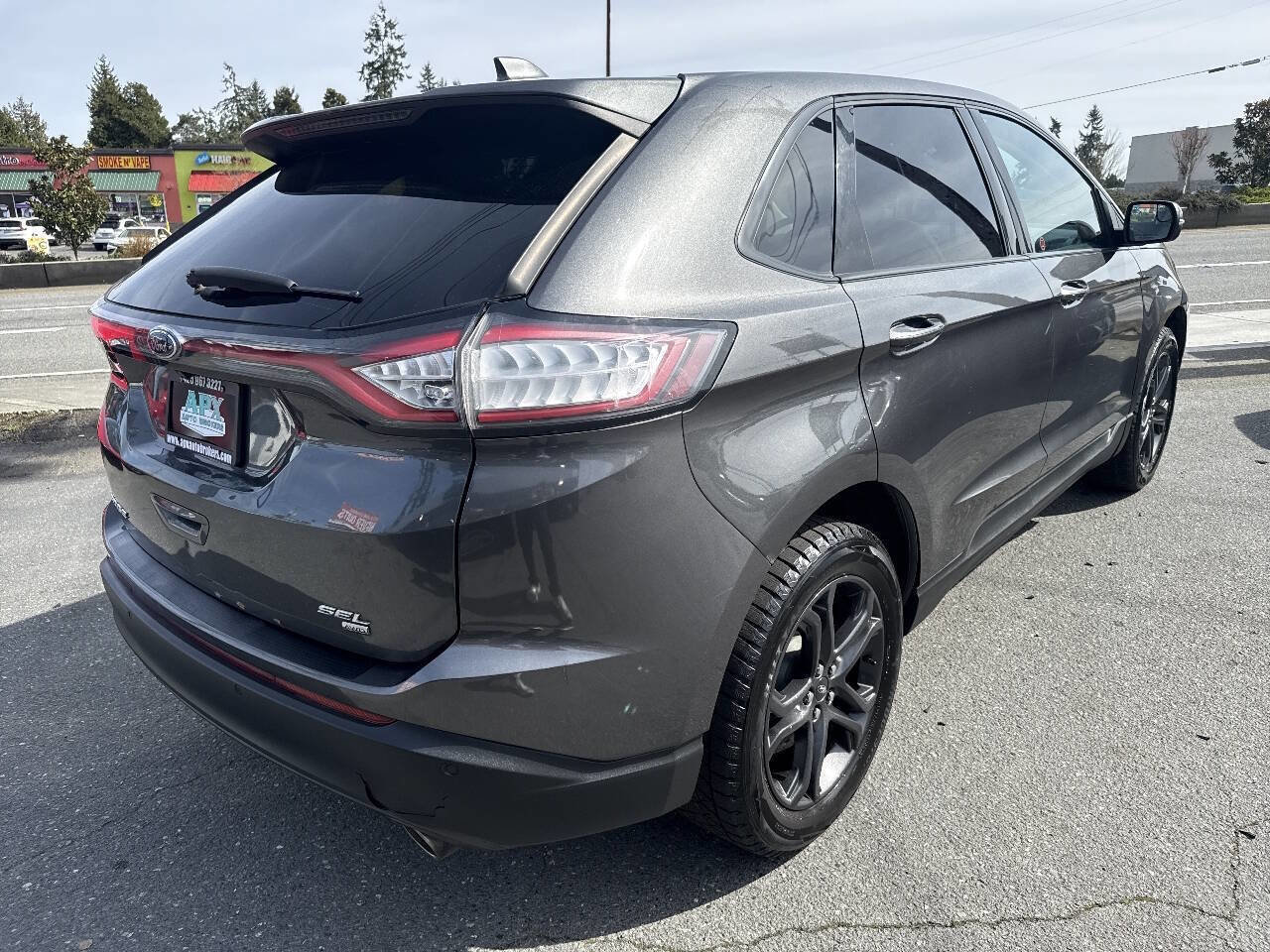 Used 2018 Ford Edge SEL w/ SEL Appearance Package image 7