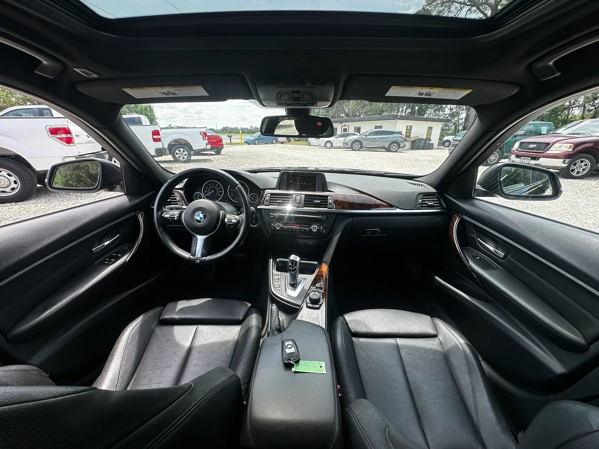 Used 2014 BMW 320i xDrive Sedan AWD/4WD image 24