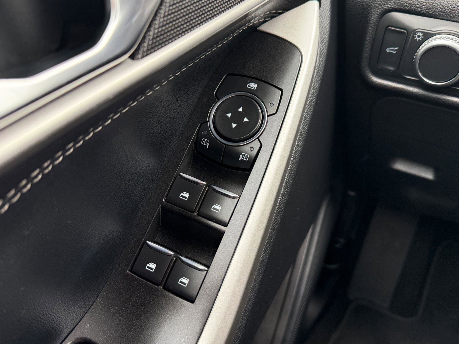 Used 2022 Ford Explorer XLT image 20