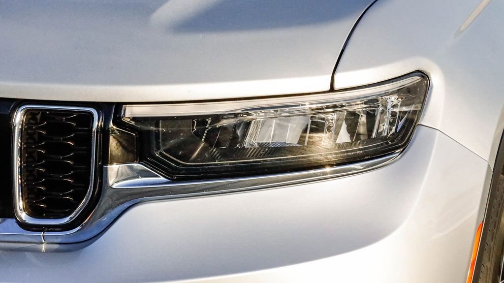 Certified 2024 Jeep Grand Cherokee L Limited w/ Luxury Tech Group II image 38