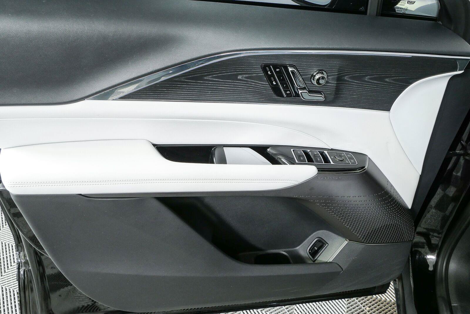 Certified 2024 Cadillac Lyriq Sport RWD image 6