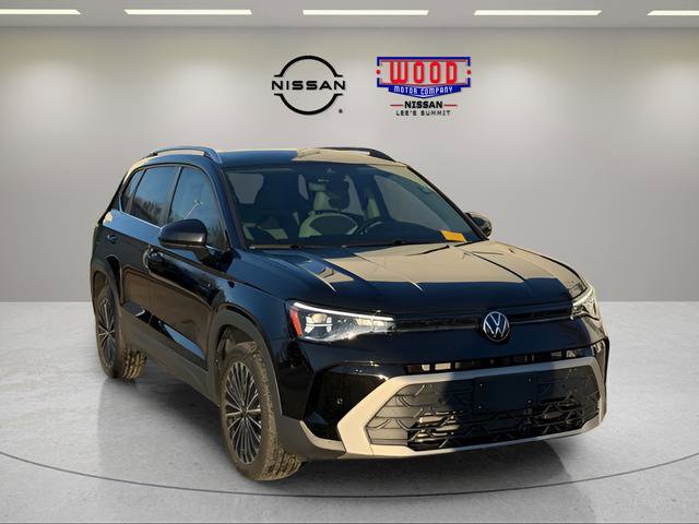 Used 2025 Volkswagen Taos SE image 12