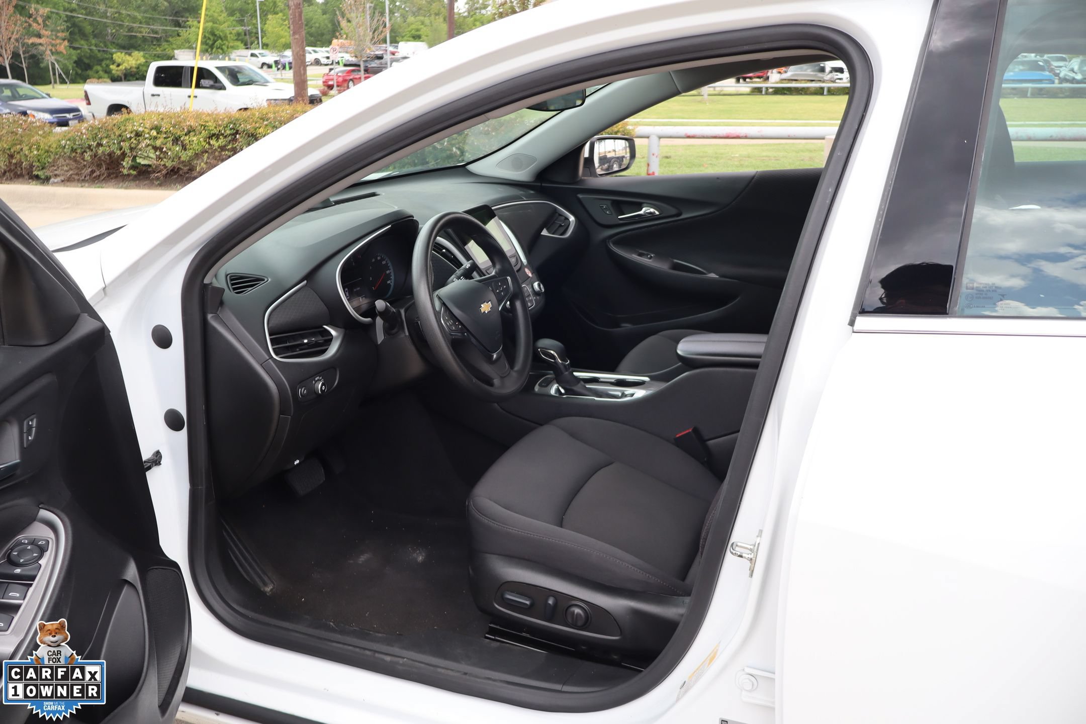 Used 2024 Chevrolet Malibu LT FWD image 24