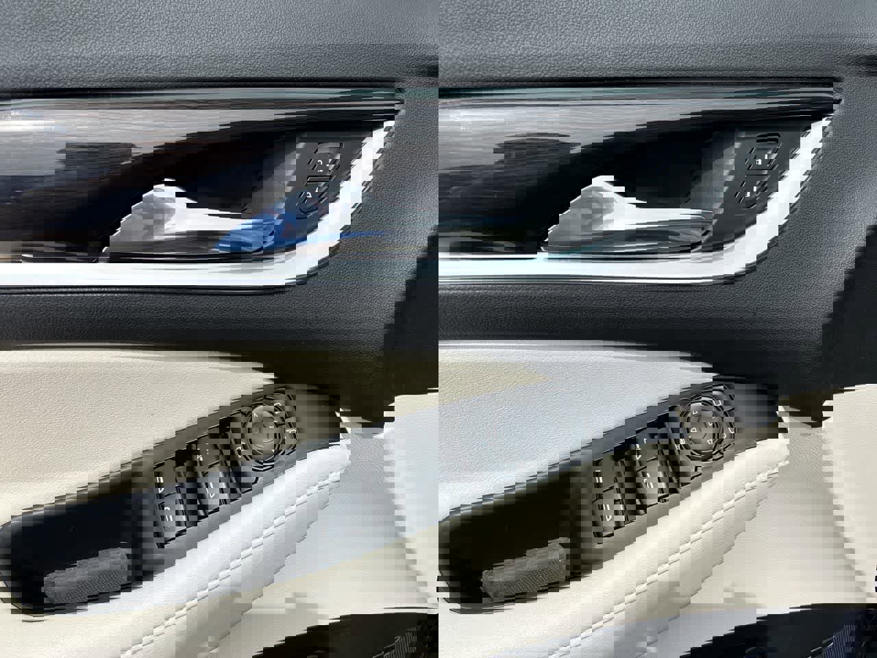 Used 2024 Buick Enclave Essence image 22