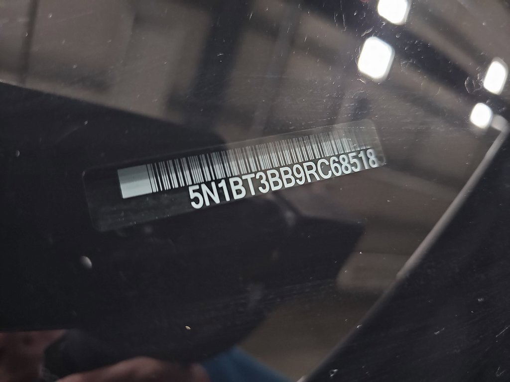 Used 2024 Nissan Rogue SV image 34