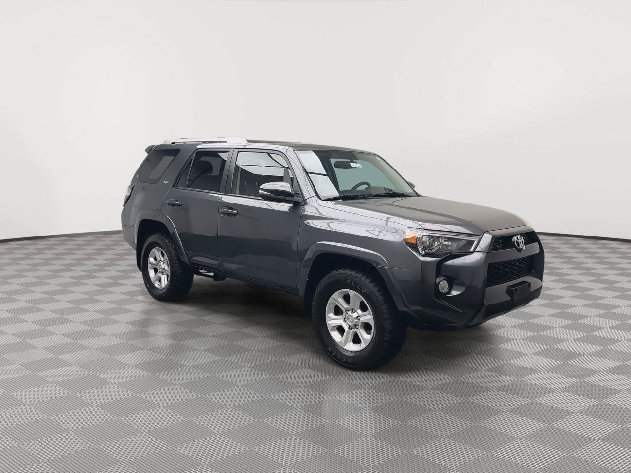 Used 2018 Toyota 4Runner SR5 Premium AWD/4WD image 32