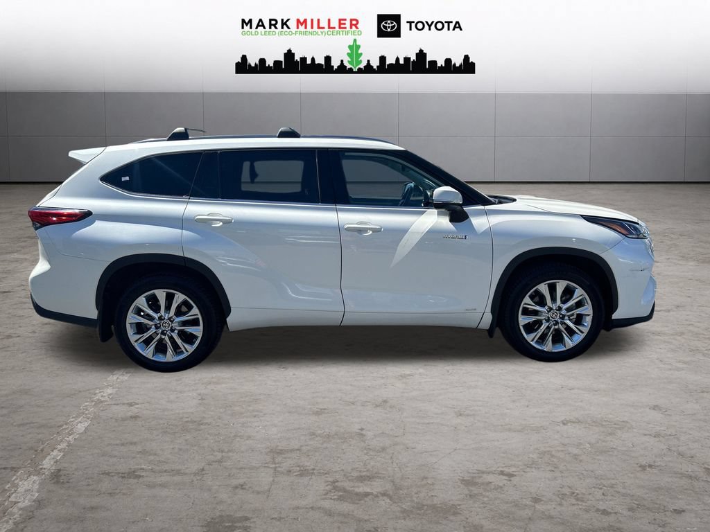 Certified 2021 Toyota Highlander Limited AWD/4WD image 7