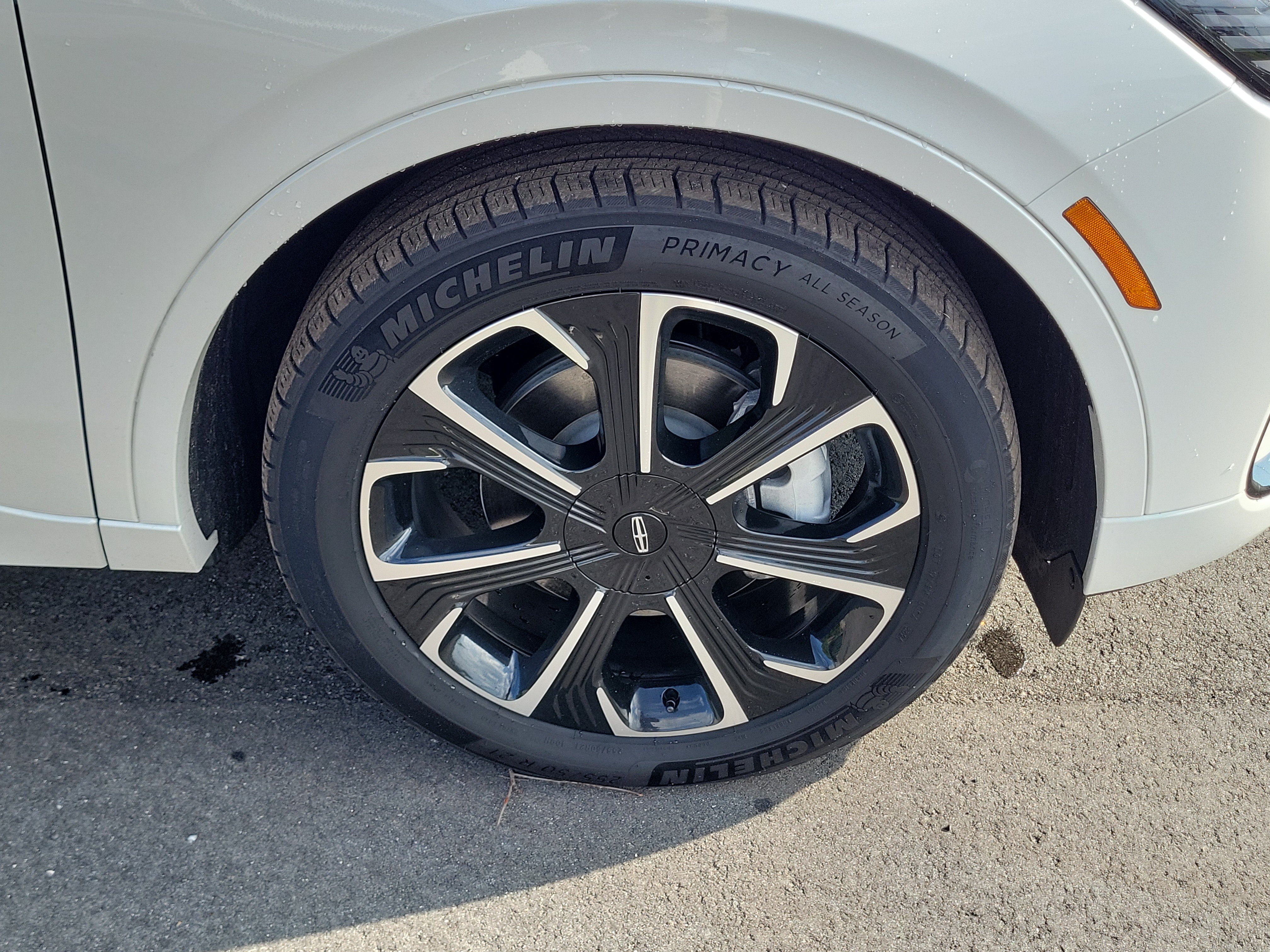 Used 2025 Lincoln Nautilus Reserve AWD/4WD image 40