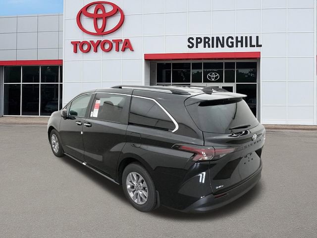 New 2026 Toyota Sienna XLE image 5