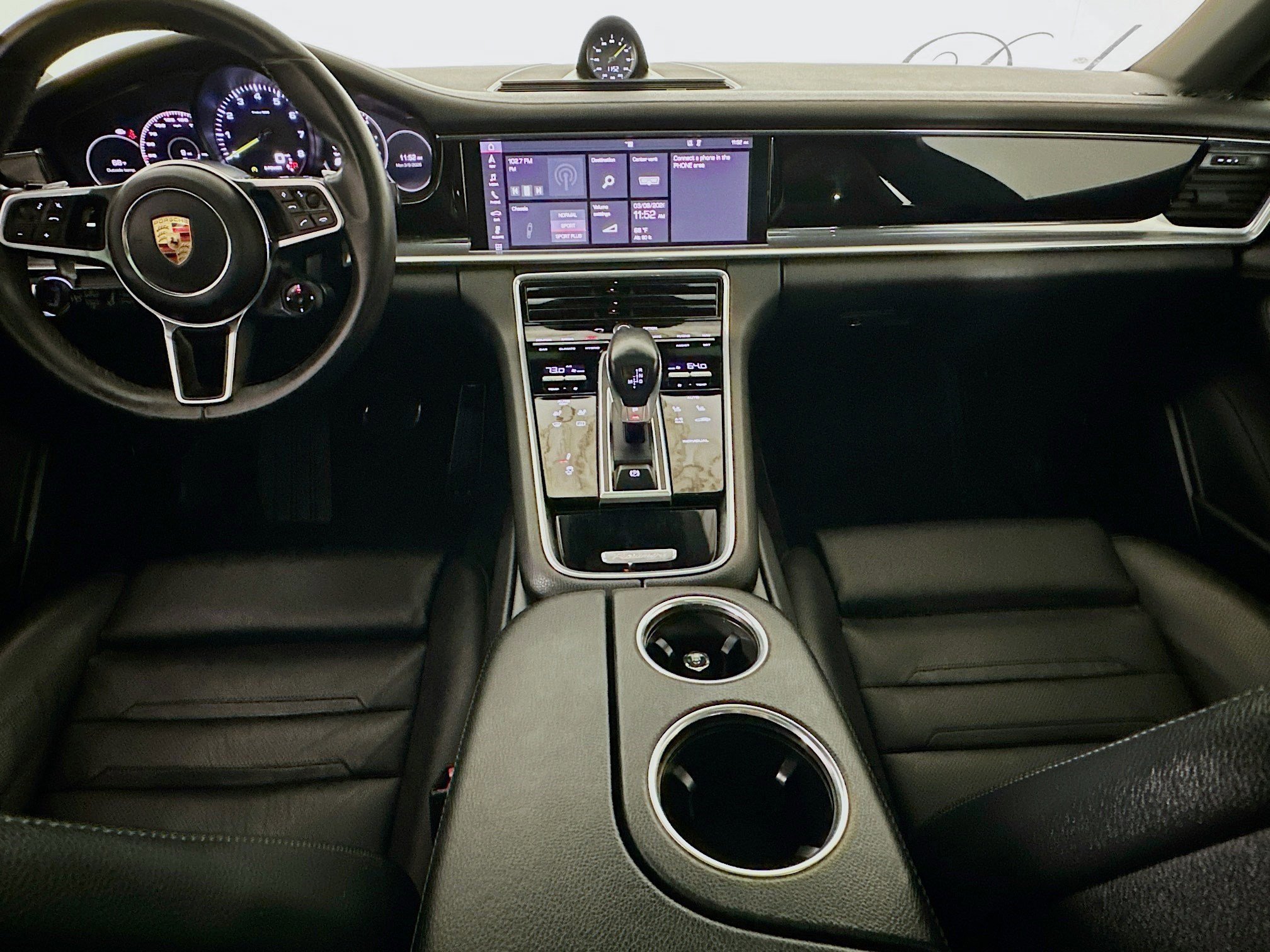 Used 2018 Porsche Panamera 4 image 11
