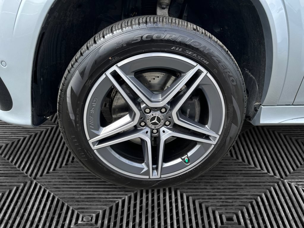 Used 2025 Mercedes-Benz GLS 450 4MATIC image 14