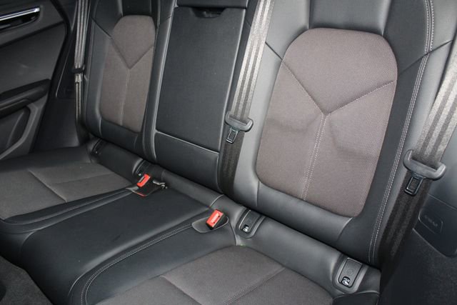 Used 2023 Porsche Macan Turbo image 24