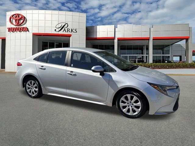 Used 2023 Toyota Corolla LE image 1