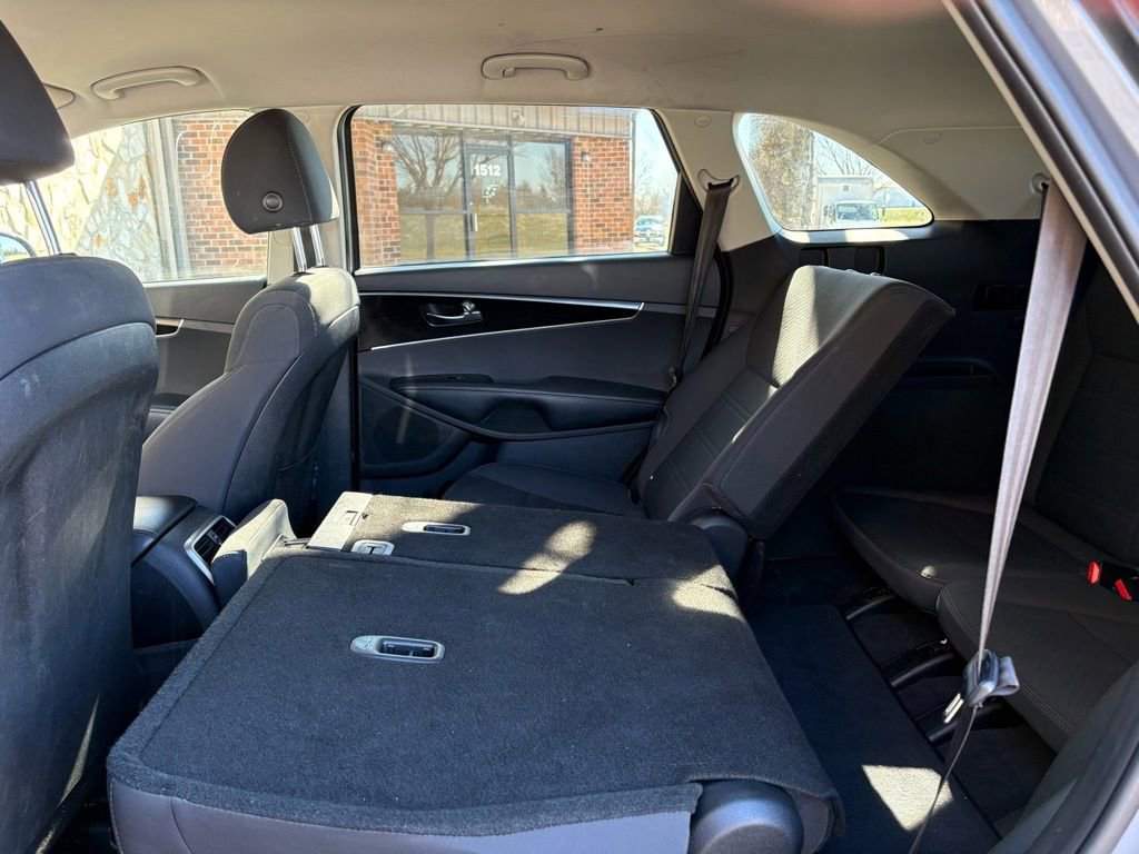 Used 2019 Kia Sorento L FWD image 39