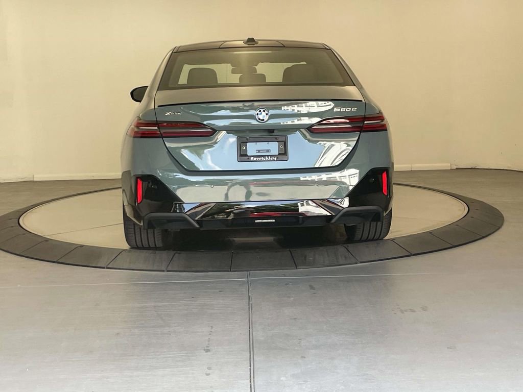 New 2026 BMW 550e xDrive AWD/4WD image 4