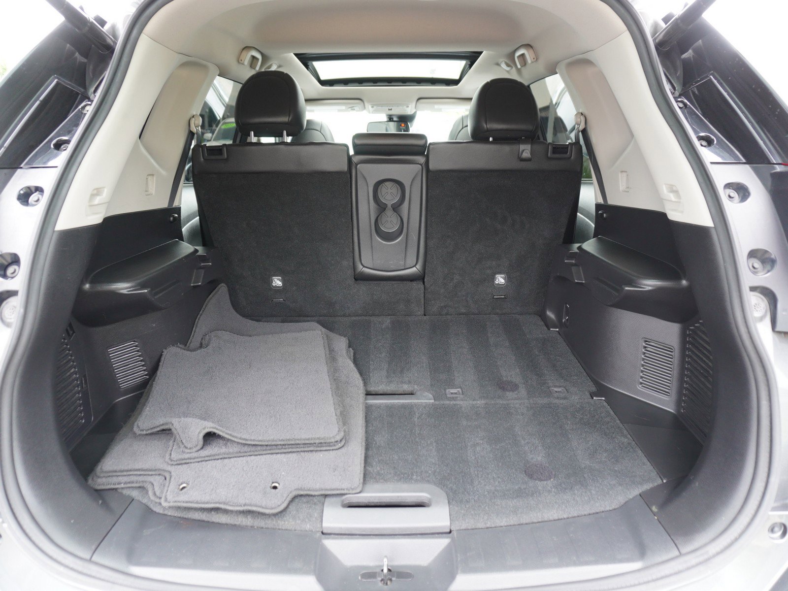 Used 2017 Nissan Rogue SL w/ SL Premium Package FWD image 11
