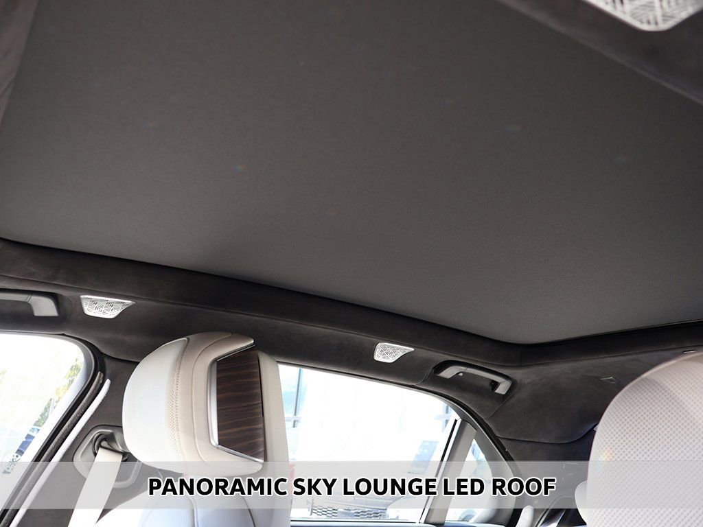 Used 2023 BMW 760i xDrive image 4