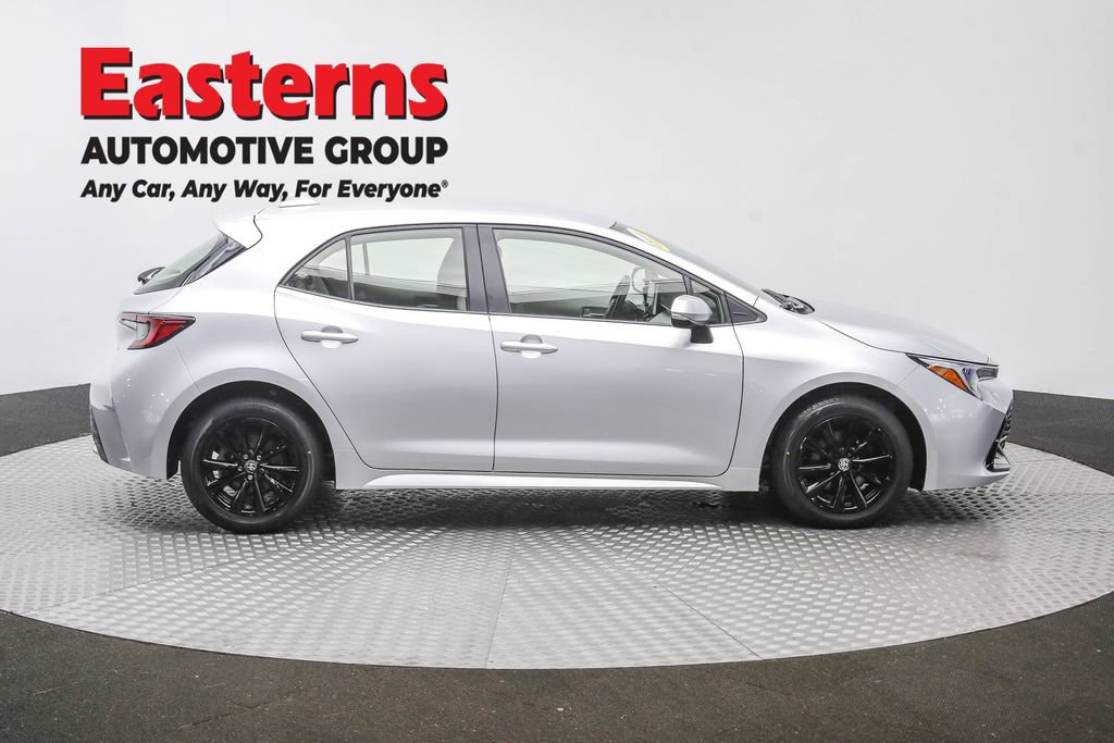 Used 2024 Toyota Corolla SE w/ SE Package FWD image 4