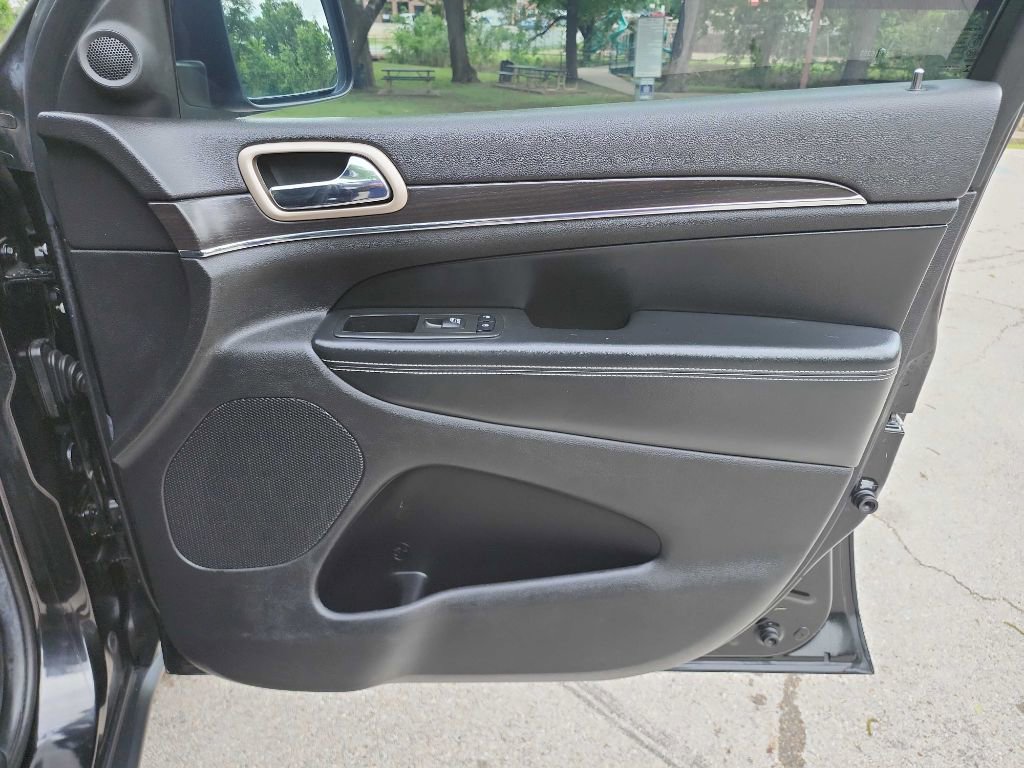Used 2014 Jeep Grand Cherokee Limited image 30