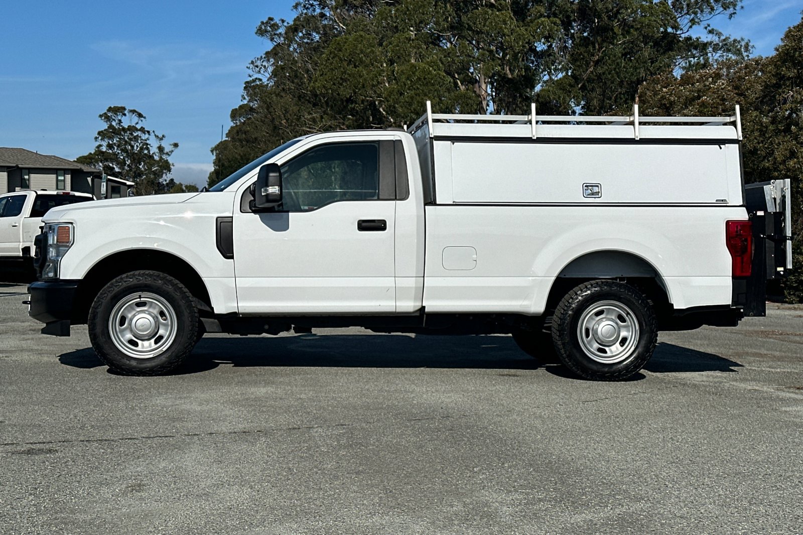 Used 2022 Ford F350 XL w/ Power Equipment Group RWD image 2