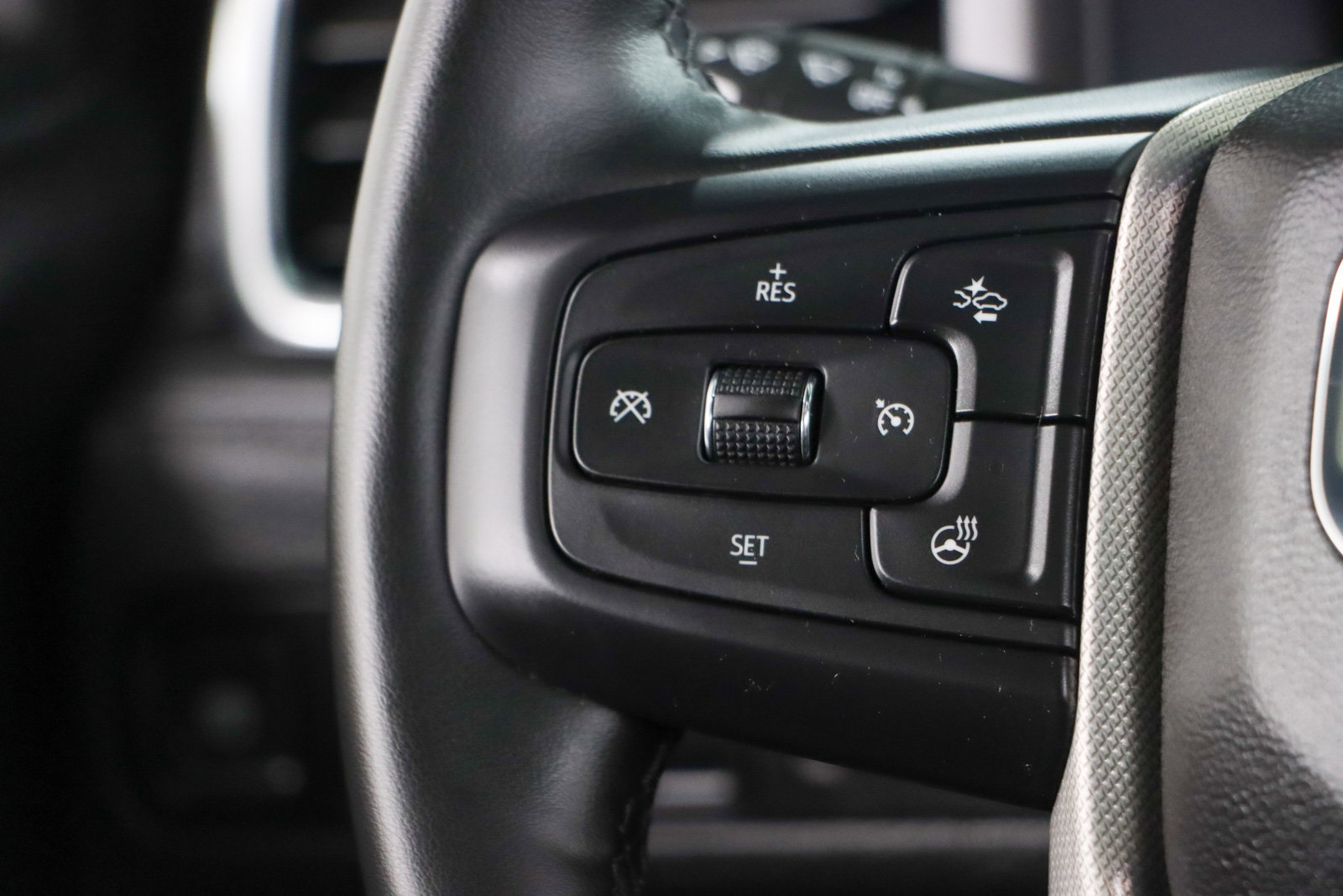 Used 2023 GMC Yukon Denali AWD/4WD image 14