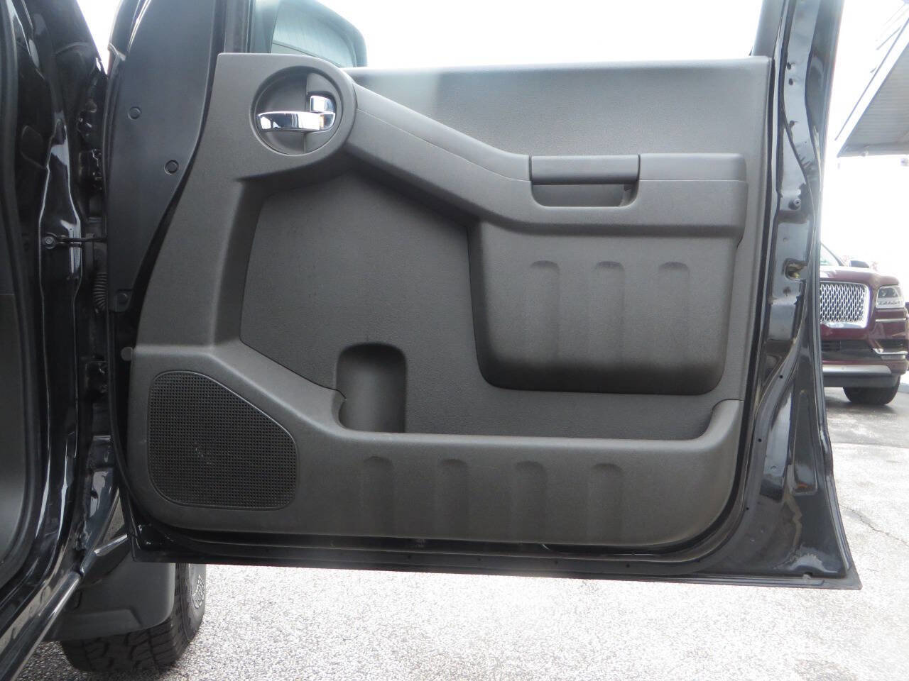 Used 2015 Nissan Xterra PRO-4X w/ Pro-4x Leather Package image 41