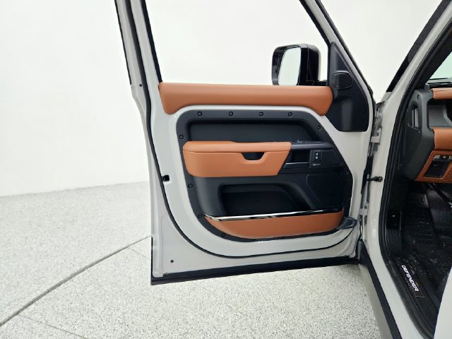 New 2026 Land Rover Defender 110 OCTA AWD/4WD image 23