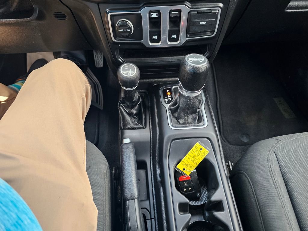 Used 2018 Jeep Wrangler Sport AWD/4WD image 25