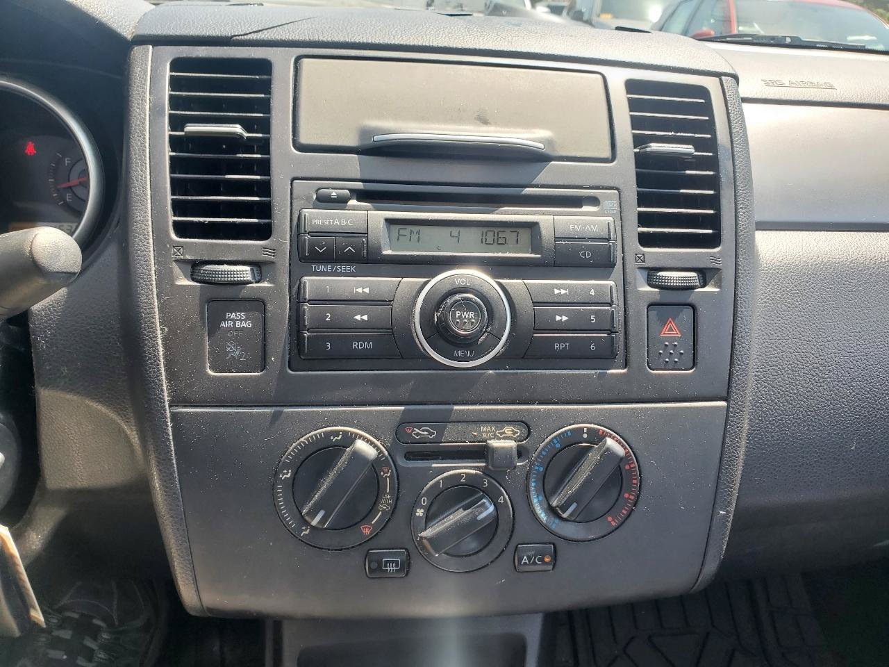 Used 2009 Nissan Versa 1.8 S w/ PWR Pkg FWD image 17