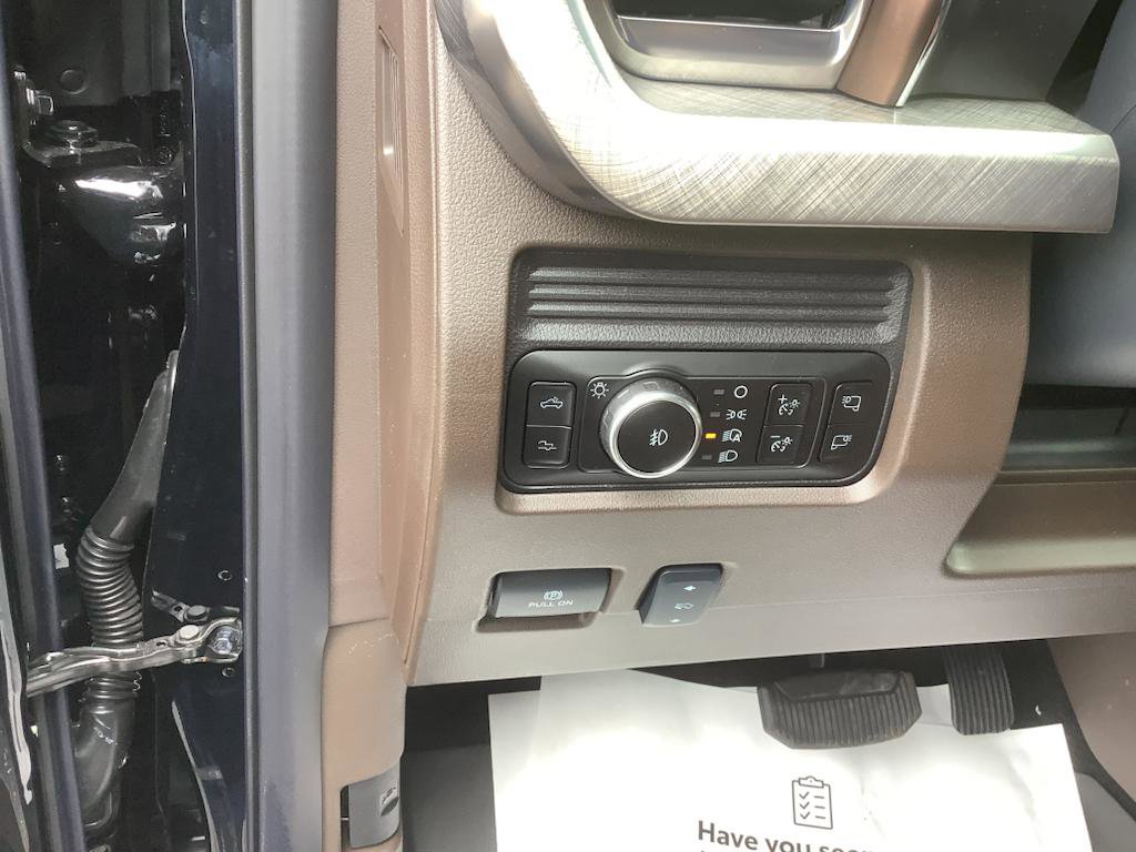 New 2025 Ford F250 King Ranch w/ Chrome Package image 15