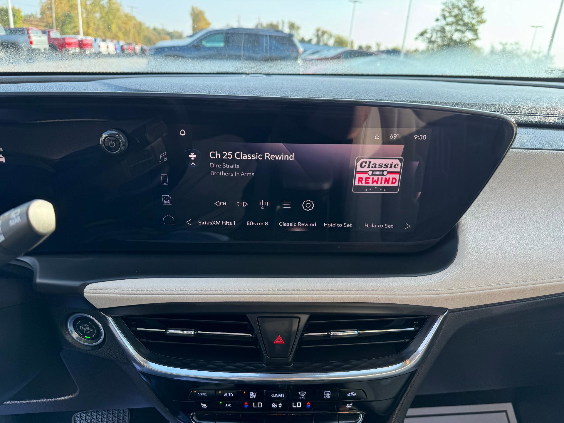 Used 2025 Buick Encore GX Avenir w/ Avenir Technology Package image 23