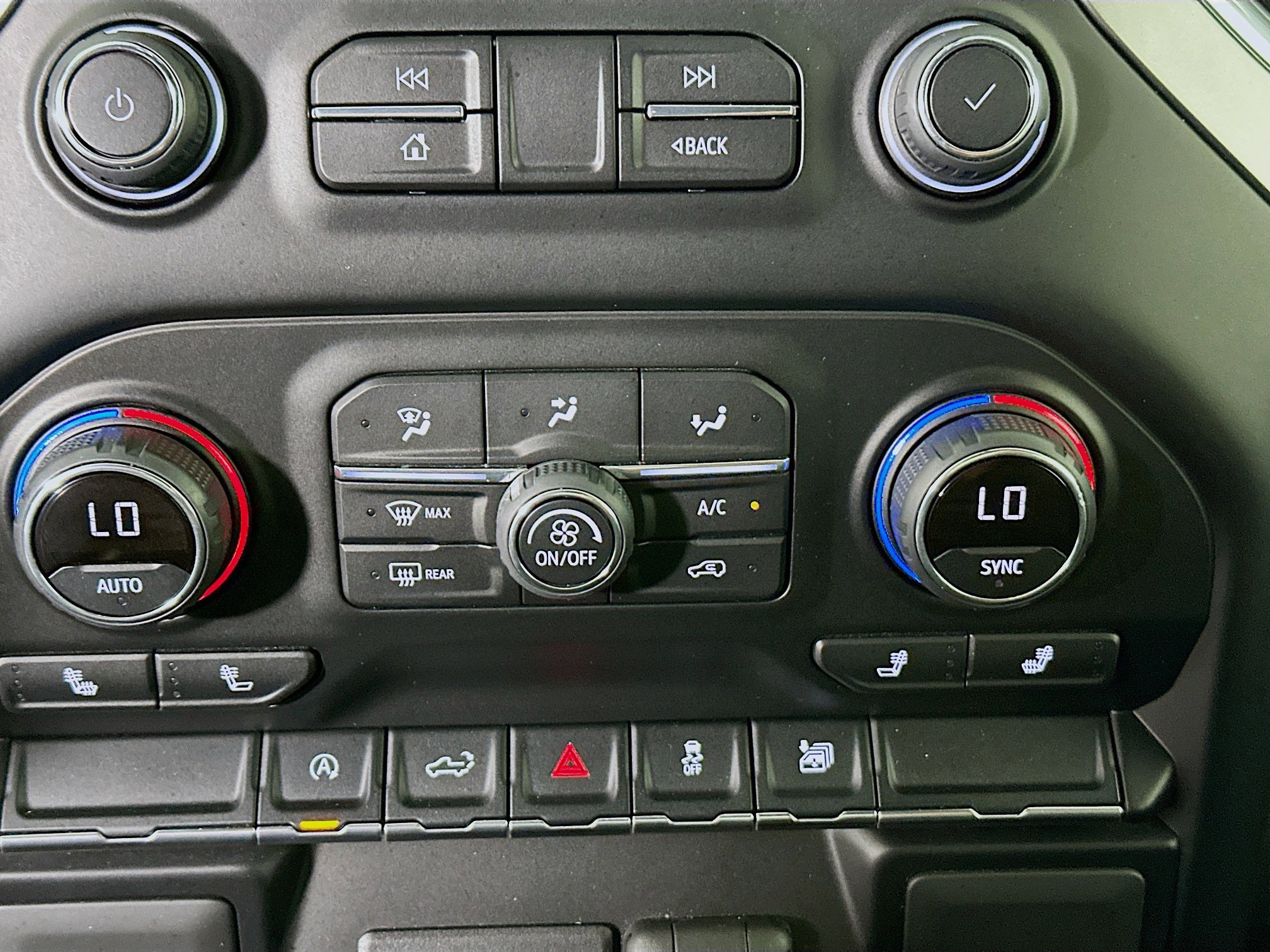 Used 2021 Chevrolet Silverado 1500 LT image 23