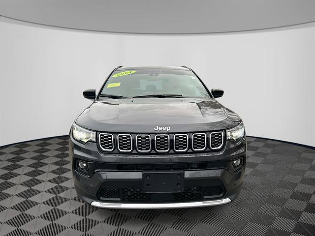 Certified 2024 Jeep Compass Limited image 2