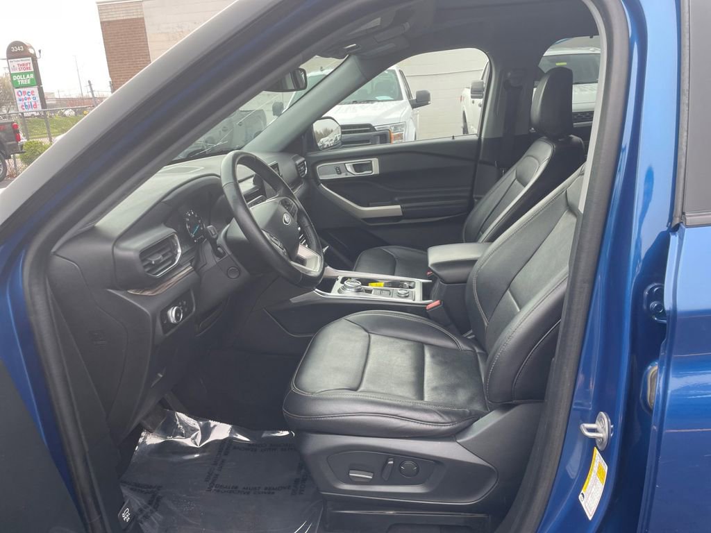 Used 2023 Ford Explorer Limited w/ Class IV Trailer Tow Package AWD/4WD image 13