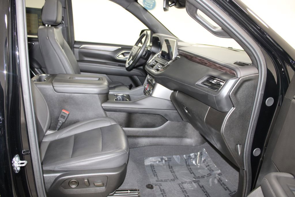 Used 2023 Chevrolet Suburban Z71 w/ Luxury Package image 31