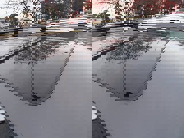 Used 2018 Toyota RAV4 SE image 16