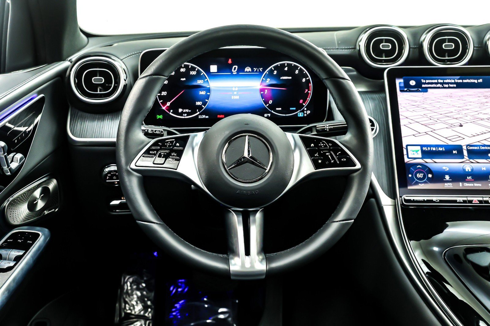 Used 2024 Mercedes-Benz GLC 300 image 19