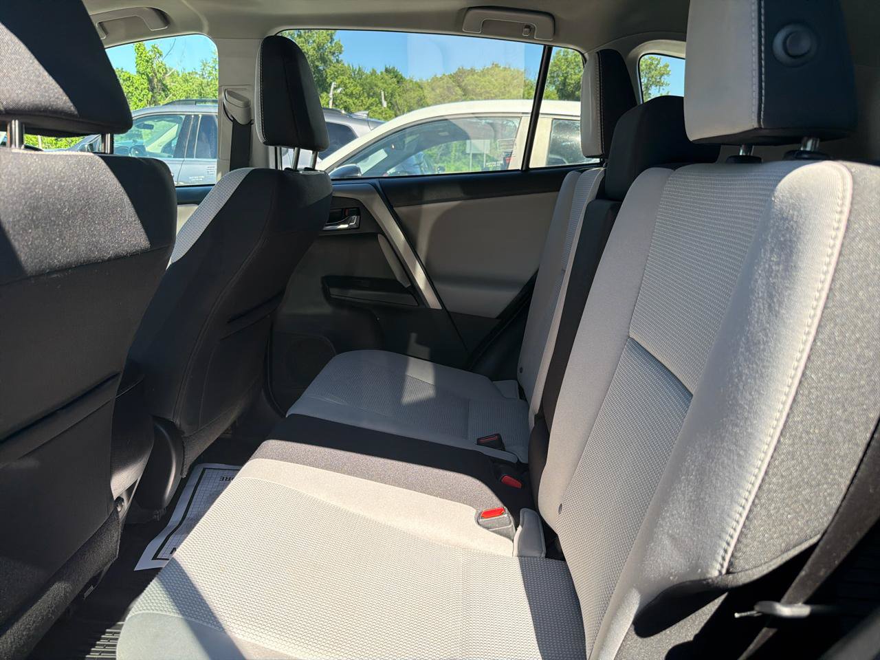 Used 2018 Toyota RAV4 XLE w/ Plus Extra Value Package AWD/4WD image 20
