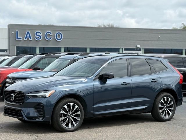 Used 2023 Volvo XC60 B5 Plus AWD/4WD image 1