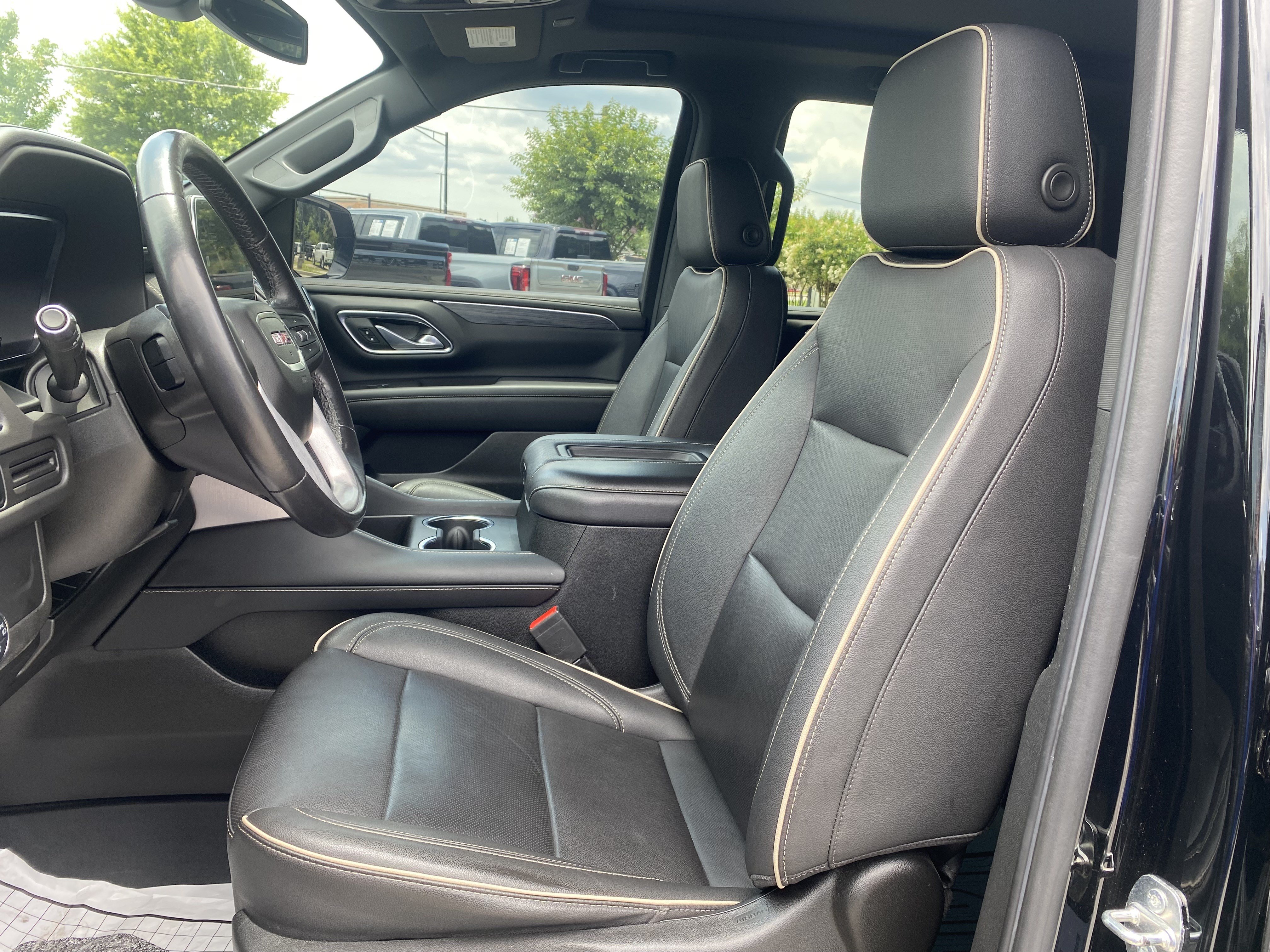 Used 2022 GMC Yukon SLT RWD image 16