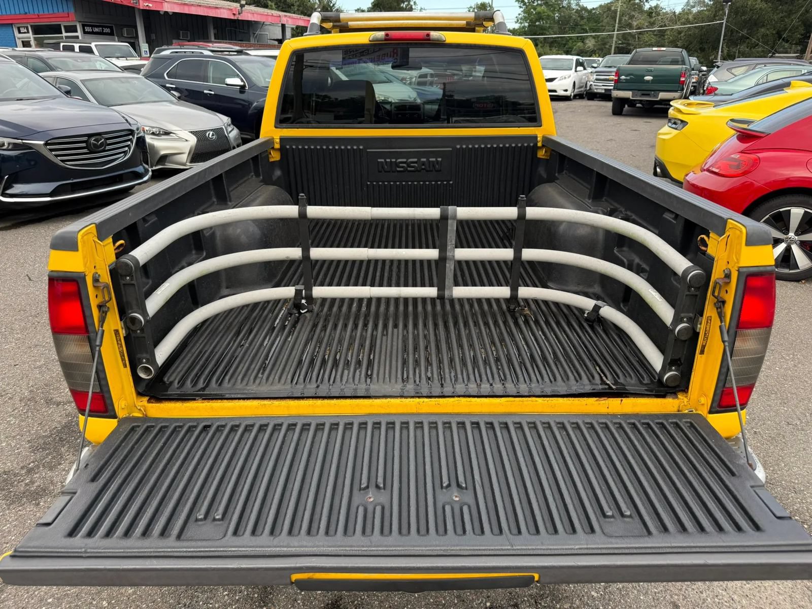 Used 2003 Nissan Frontier SE AWD/4WD image 9