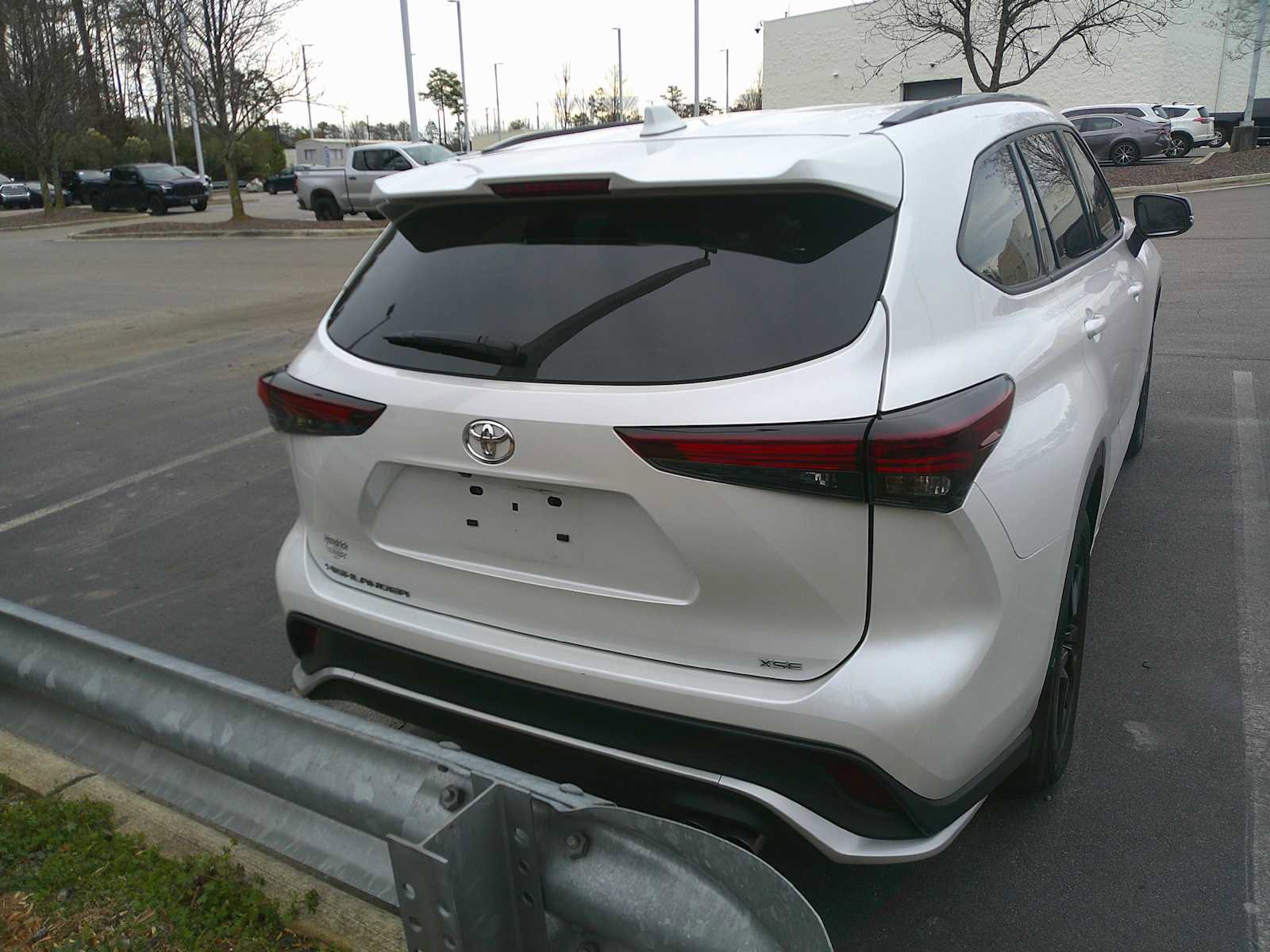 Used 2024 Toyota Highlander XSE image 8