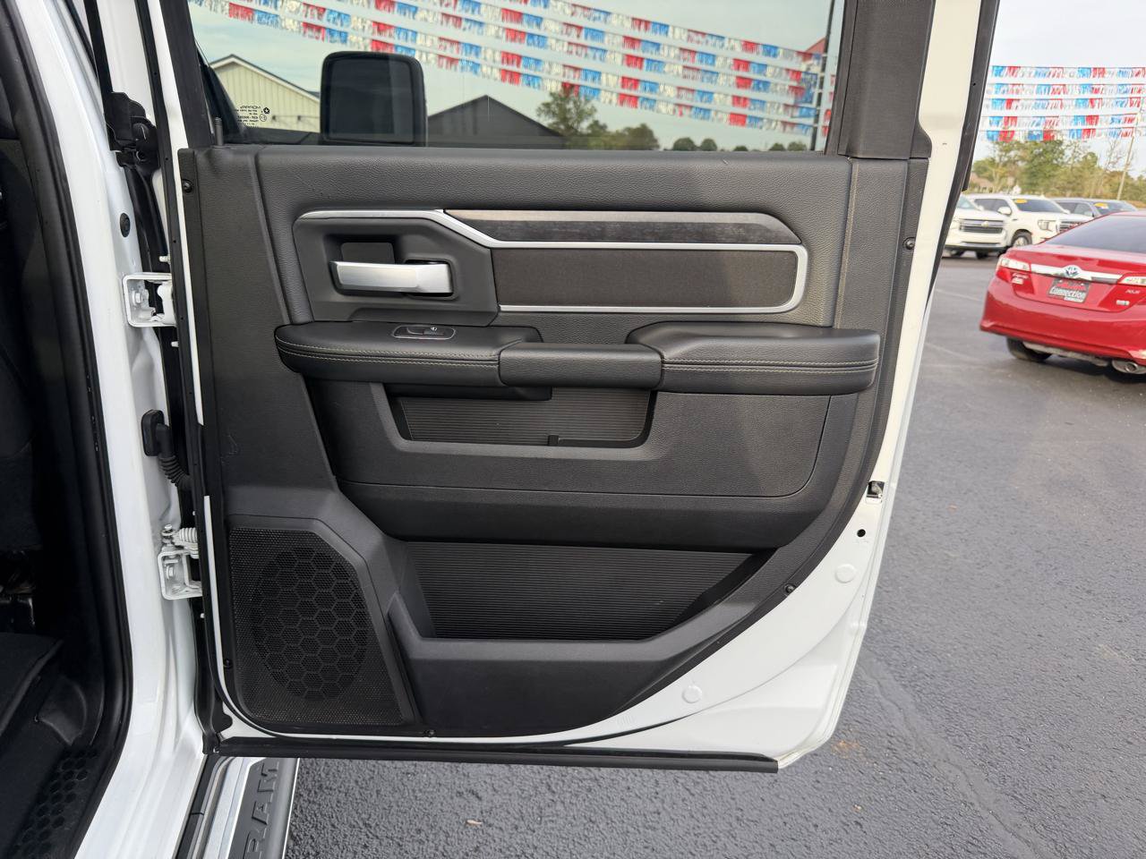 Used 2024 RAM 2500 Big Horn AWD/4WD image 18