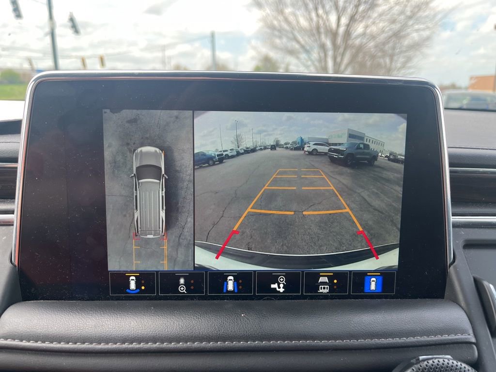 Used 2023 Chevrolet Tahoe LT w/ Luxury Package AWD/4WD image 9