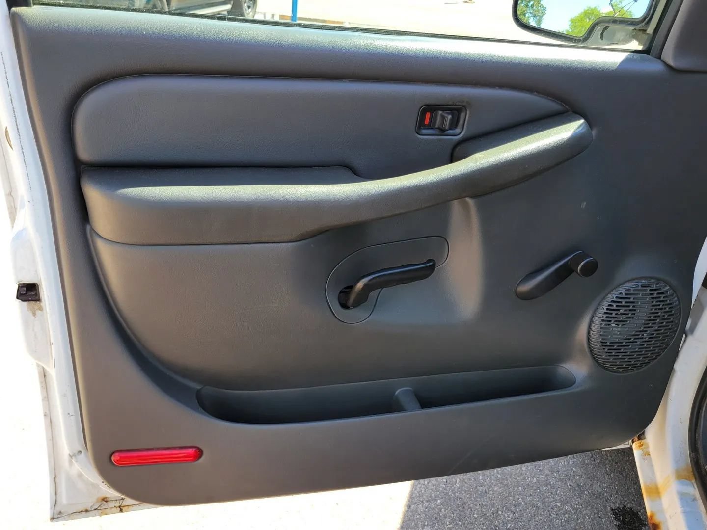 Used 2004 Chevrolet Silverado 1500 W/T RWD image 17